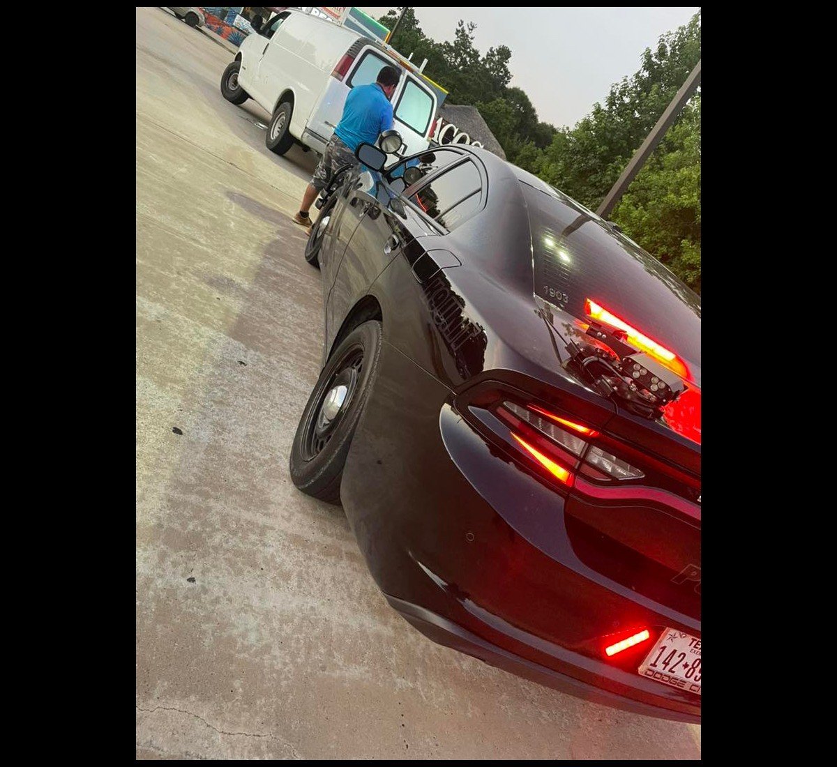 Loading Image...